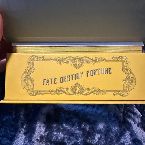 5 Cent Tarot – Vintage-Inspired Tarot Deck - Picture 5 of 9